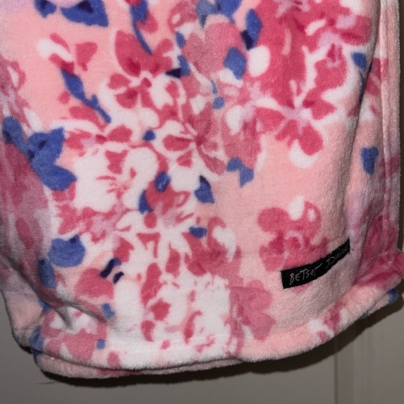 BETSEY JOHNSON TWIN xl ULTRA SOFT PLUSH BLANKET - Picture 6 of 14